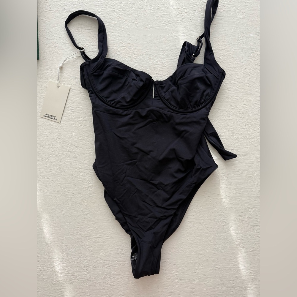MONDAY SWIMWEAR Clovelly One Piece M Black